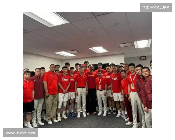 勇士新援李凯尔与家人共享生涯新篇章,激动庆祝加盟NBA新球队(李凯尔特) 勇士新援李凯尔与家人共享生涯新篇章,激动庆祝加盟NBA新球队(李凯尔特)